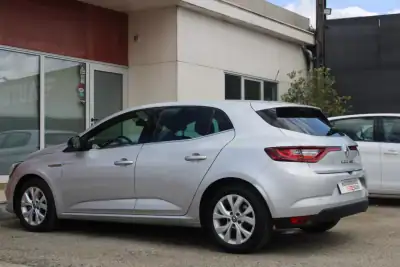 Renault Mégane 2020 - 13990 EUR, 180000 km - AUTO.MOTO.pt - 180000km - foto 12 de 29