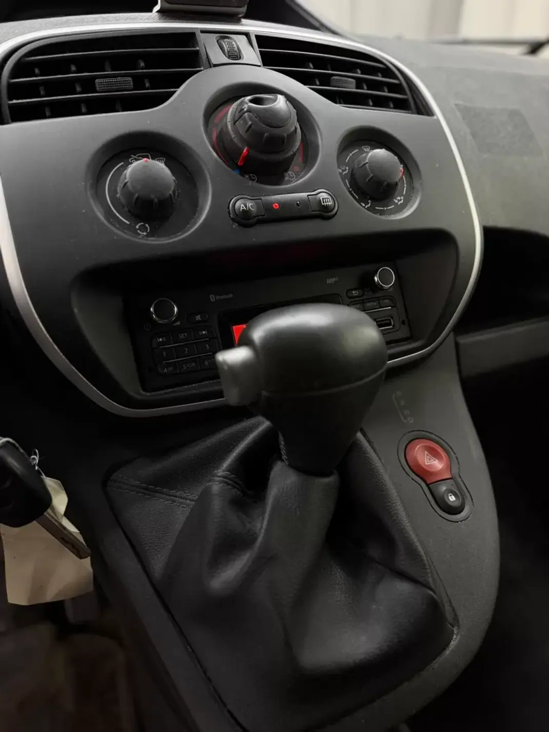Renault Kangoo 2018 - 9500 EUR, 52400 km - 52400km - foto 14 de 18