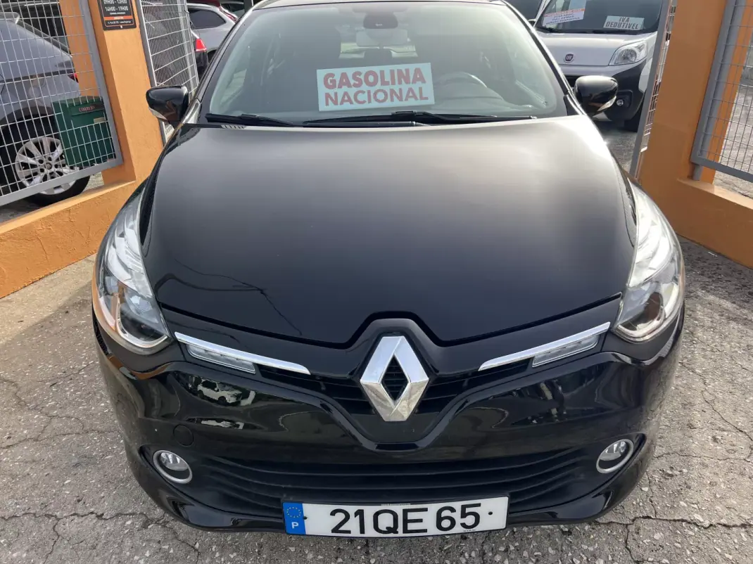 Renault Clio 2015 - 8250 EUR, 73635 km - AUTO.MOTO.pt - 73635km - foto 6 de 12