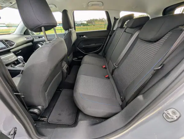 Peugeot 308 SW 2019 - 8500 EUR, 208333 km - AUTO.MOTO.pt - 208333km - foto 12 de 22