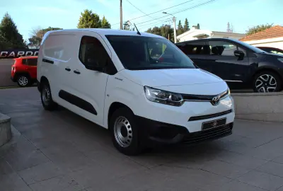 Toyota Proace Verso Electric 2022 - 22750 EUR, 52000 km - AUTO.MOTO.pt - 52000km - foto 3 de 28