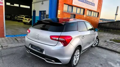 Citroën DS5 2012 - 10900 EUR, 184000 km - AUTO.MOTO.pt - 184000km - foto 7 de 17