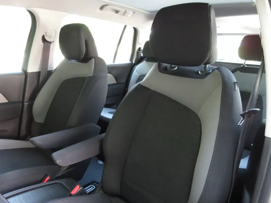 Citroën C4 Grand Picasso 2014 - 11490 EUR, 185000 km - AUTO.MOTO.pt - 185000km - foto 23 de 60