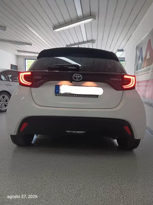 Toyota Yaris 2021 - 15950 EUR, 145000 km - 145000km - foto 6 de 19