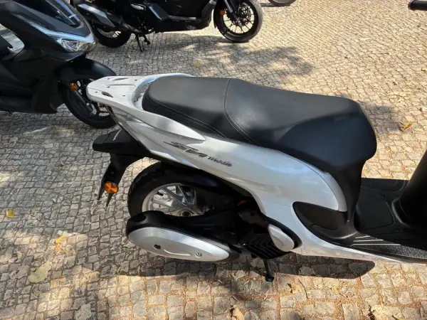 Honda SH 150i 2024 - 2250 EUR, 5266 km - AUTO.MOTO.pt - 5266km - foto 6 de 12