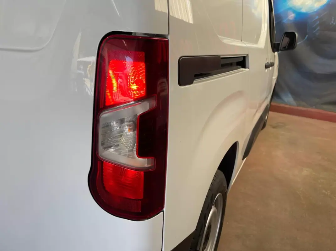 Opel COMBO 2023 - 16899 EUR, 23000 km - 23000km - foto 17 de 38