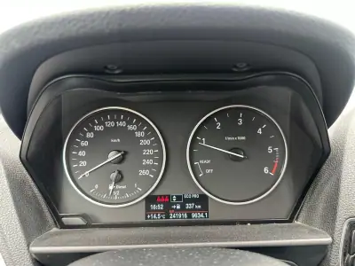BMW 116 2015 - 10900 EUR, 241916 km - AUTO.MOTO.pt - 241916km - foto 8 de 10