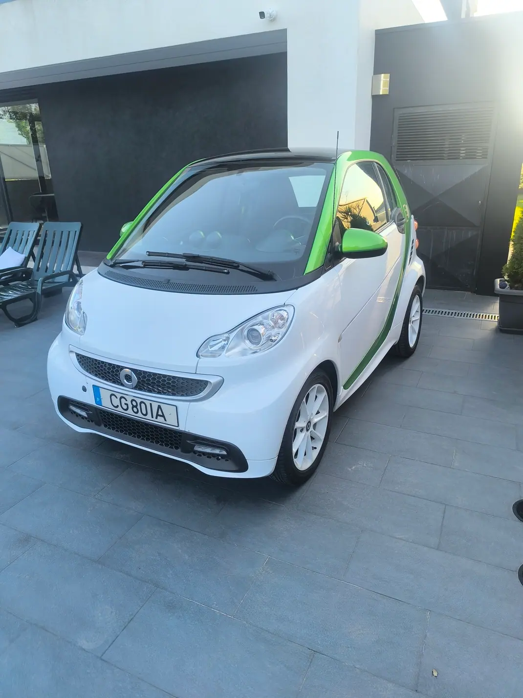 Smart ForTwo Coupé 2014 - 7900 EUR, 26400 km - AUTO.MOTO.pt - 26400km - foto 1 de 4