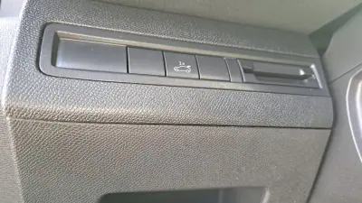 Peugeot 3008 2018 - 19900 EUR, 156128 km - 156128km - foto 43 de 49