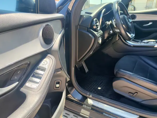 Mercedes-Benz GLC 250 2018 - 43900 EUR, 83000 km - AUTO.MOTO.pt - 83000km - foto 23 de 29