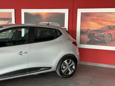 Renault Clio 2017 - 11990 EUR, 103171 km - AUTO.MOTO.pt - 103171km - foto 3 de 20