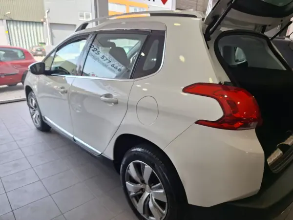 Peugeot 2008 2015 - 8900 EUR, 108000 km - AUTO.MOTO.pt - 108000km - foto 6 de 18