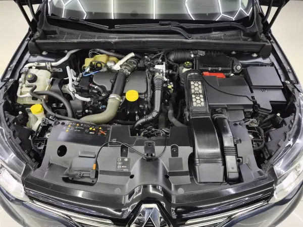 Renault Mégane Sport Tourer 2018 - 14450 EUR, 246155 km - AUTO.MOTO.pt - 246155km - foto 14 de 37