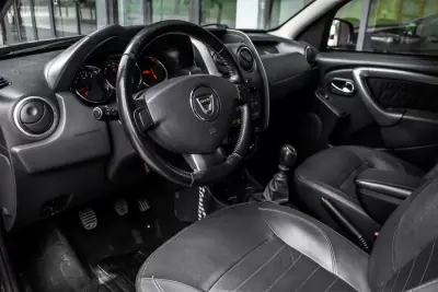 Dacia Duster 2014 - 10490 EUR, 134765 km - AUTO.MOTO.pt - 134765km - foto 21 de 36