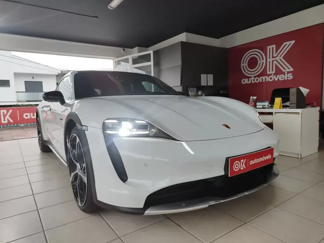 Porsche Taycan Cross Turismo 2022 - 65750 EUR, 55800 km - AUTO.MOTO.pt - 55800km - foto 1 de 40