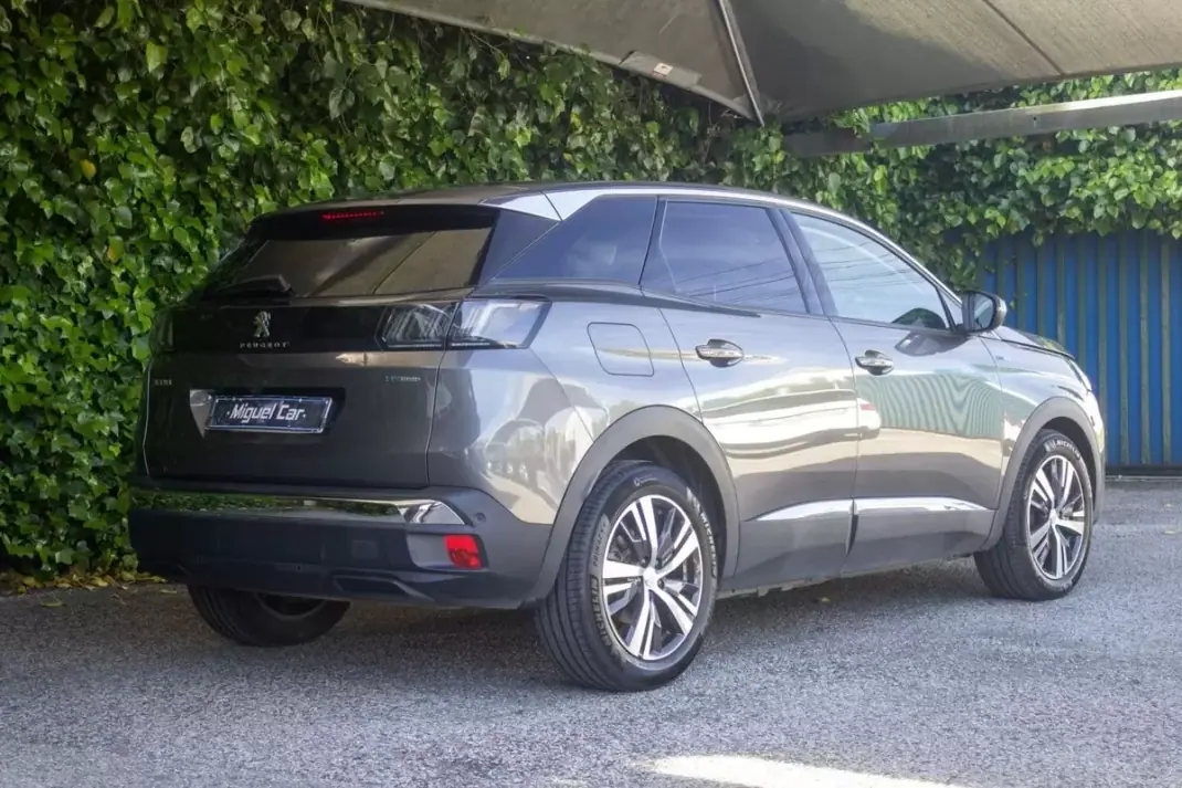 Peugeot 3008 2021 - 23500 EUR, 125000 km - AUTO.MOTO.pt - 125000km - foto 8 de 17