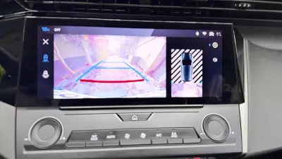 Peugeot 308 2025 - 24500 EUR, 7700 km - AUTO.MOTO.pt - 7700km - foto 17 de 21