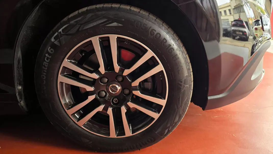 Volvo V40 Cross Country 2017 - 13990 EUR, 169554 km - 169554km - foto 14 de 61