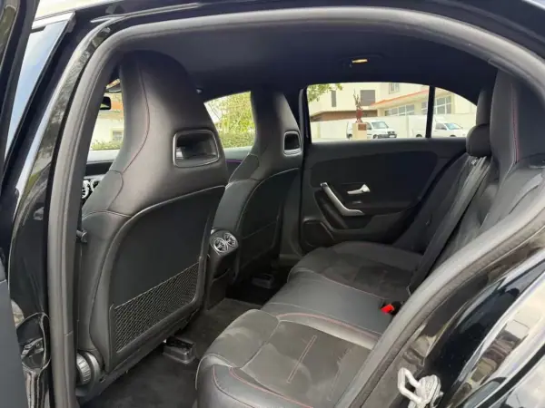 Mercedes-Benz A 180 2019 - 25999 EUR, 100000 km - AUTO.MOTO.pt - 100000km - foto 24 de 25