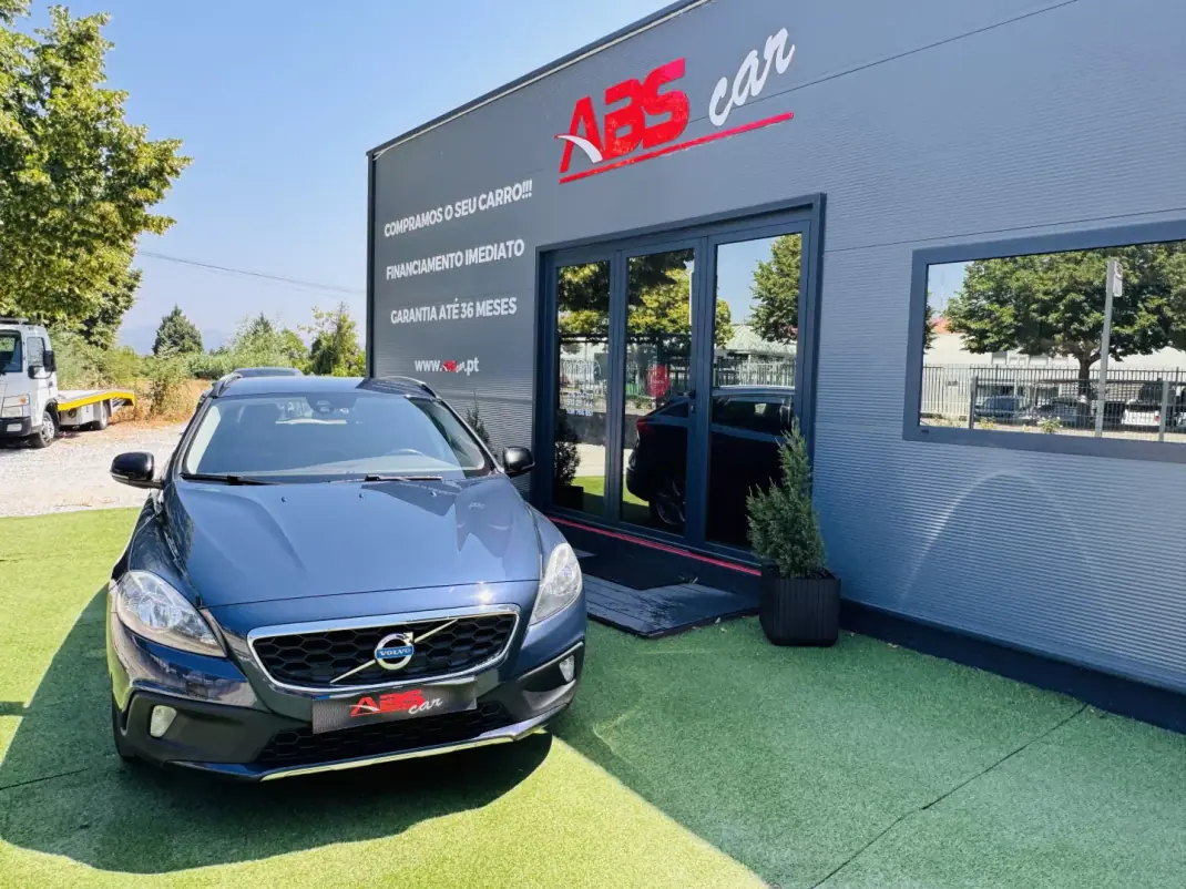 Volvo V40 Cross Country 2014 - 11500 EUR, 193000 km - 193000km - foto 2 de 18