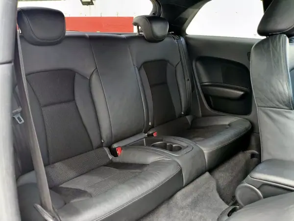 Audi A1 2012 - 11990 EUR, 155000 km - AUTO.MOTO.pt - 155000km - foto 13 de 29