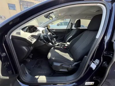 Peugeot 308 SW 2018 - 9950 EUR, 219000 km - AUTO.MOTO.pt - 219000km - foto 21 de 40