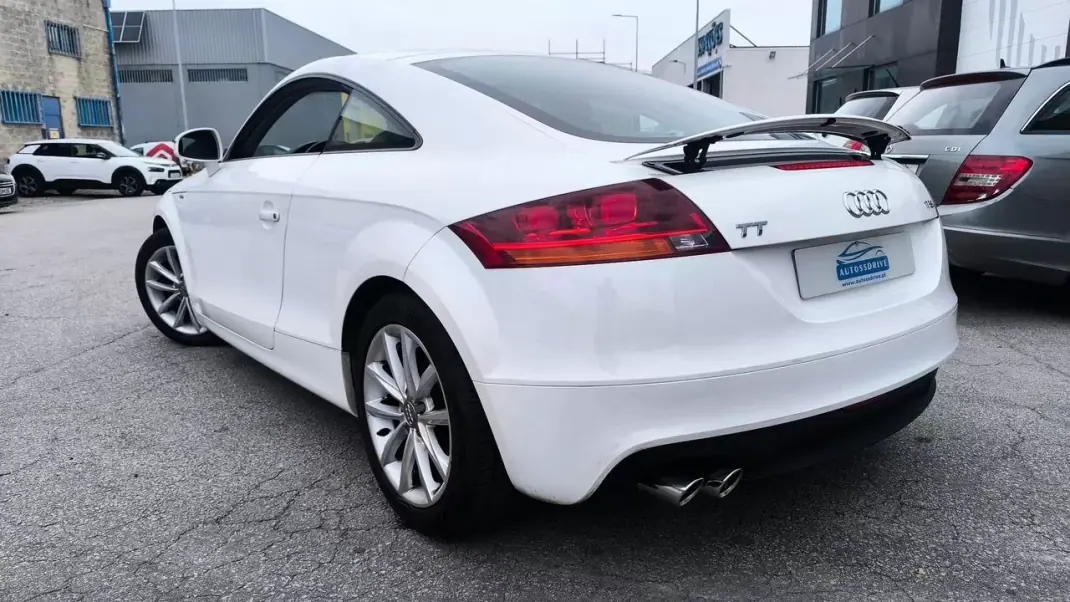 Audi TT Coupé 2011 - 12900 EUR, 170000 km - 170000km - foto 18 de 19