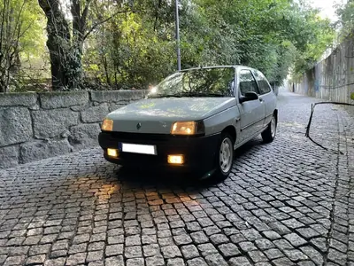 Renault Clio 1993 - 3900 EUR, 283000 km - AUTO.MOTO.pt - 283000km - foto 34 de 39