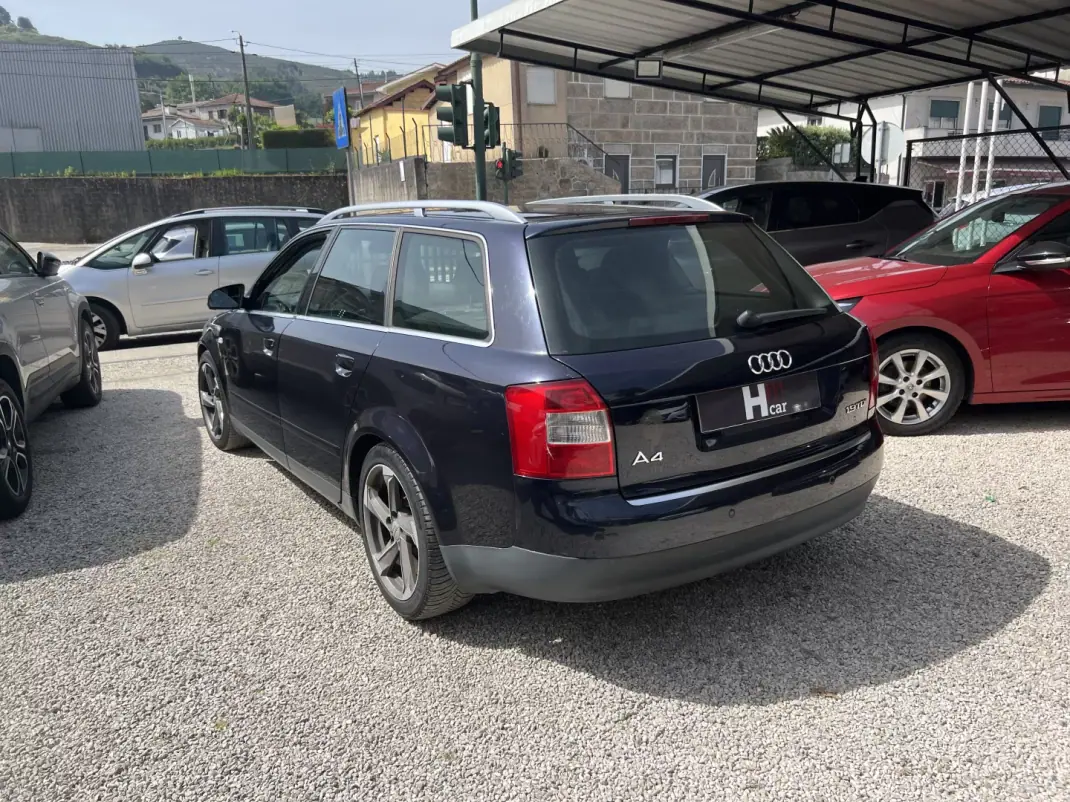 Audi A4 Avant 2002 - 3999 EUR, 323000 km - AUTO.MOTO.pt - 323000km - foto 4 de 12