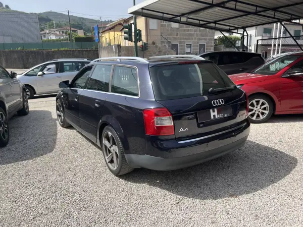Audi A4 Avant 2002 - 3999 EUR, 323000 km - AUTO.MOTO.pt - 323000km - foto 4 de 12