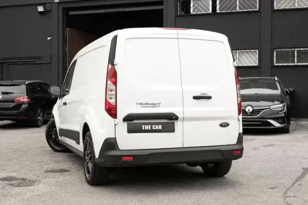 Ford Transit Connect 2020 - 15000 EUR, 147248 km - AUTO.MOTO.pt - 147248km - foto 4 de 20