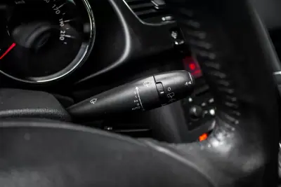 Peugeot 3008 2010 - 7490 EUR, 200623 km - AUTO.MOTO.pt - 200623km - foto 15 de 36