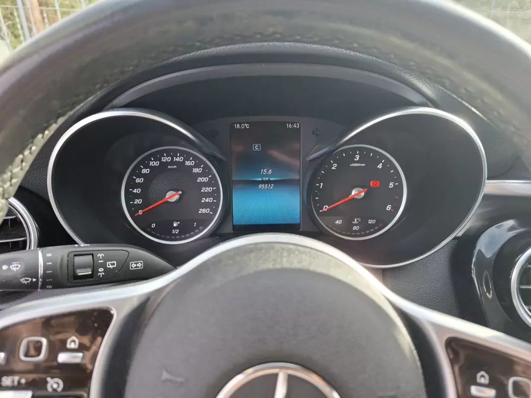 Mercedes-Benz C 200 2019 - 24250 EUR, 95512 km - AUTO.MOTO.pt - 95512km - foto 13 de 27