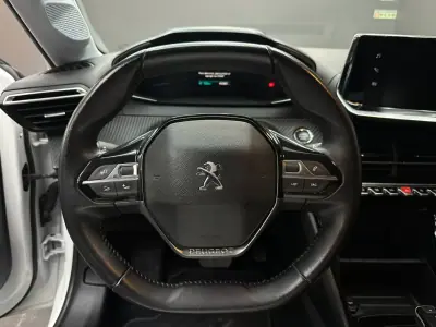 Peugeot e-208 2020 - 17200 EUR, 45470 km - AUTO.MOTO.pt - 45470km - foto 10 de 17