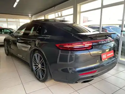 Porsche Panamera 2018 - 60500 EUR, 104962 km - AUTO.MOTO.pt - 104962km - foto 7 de 58