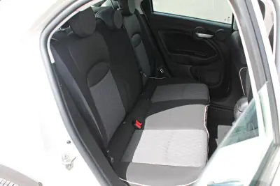Fiat 500X 2019 - 13900 EUR, 122366 km - AUTO.MOTO.pt - 122366km - foto 16 de 22