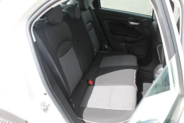 Fiat 500X 2019 - 13900 EUR, 122366 km - AUTO.MOTO.pt - 122366km - foto 16 de 22