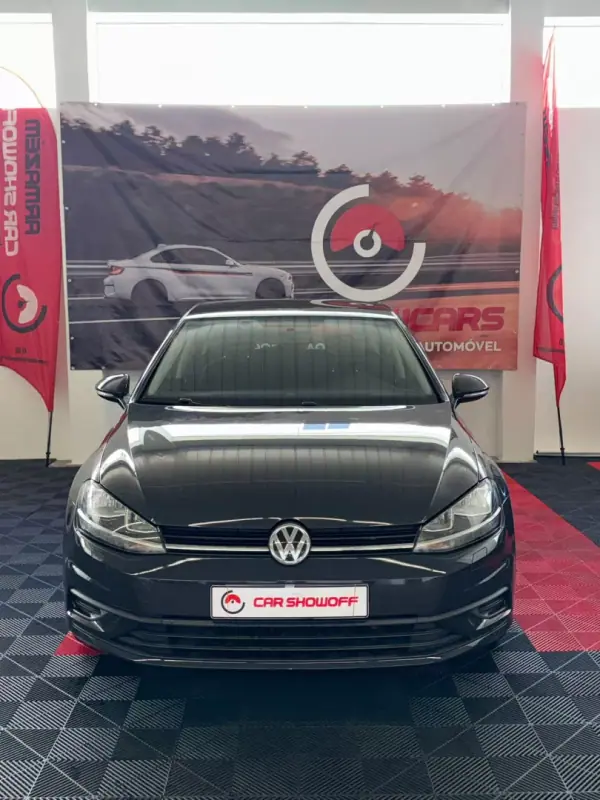 Volkswagen Golf 2018 - 14900 EUR, 138000 km - AUTO.MOTO.pt - 138000km - foto 2 de 9
