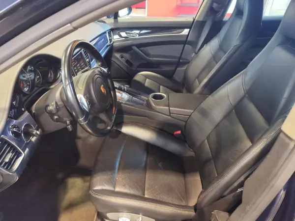 Porsche Panamera 2014 - 55000 EUR, 117234 km - AUTO.MOTO.pt - 117234km - foto 9 de 12
