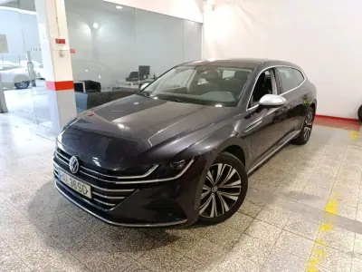 Volkswagen Arteon Shooting Brake 2021 - 25900 EUR, 113390 km - AUTO.MOTO.pt - 113390km - foto 3 de 12