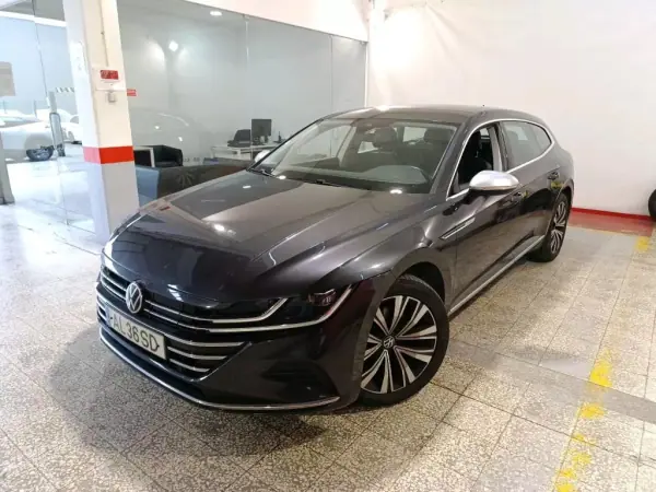 Volkswagen Arteon Shooting Brake 2021 - 25900 EUR, 113390 km - AUTO.MOTO.pt - 113390km - foto 3 de 12