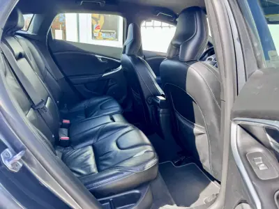 Volvo V40 2014 - 12500 EUR, 191000 km - AUTO.MOTO.pt - 191000km - foto 23 de 25