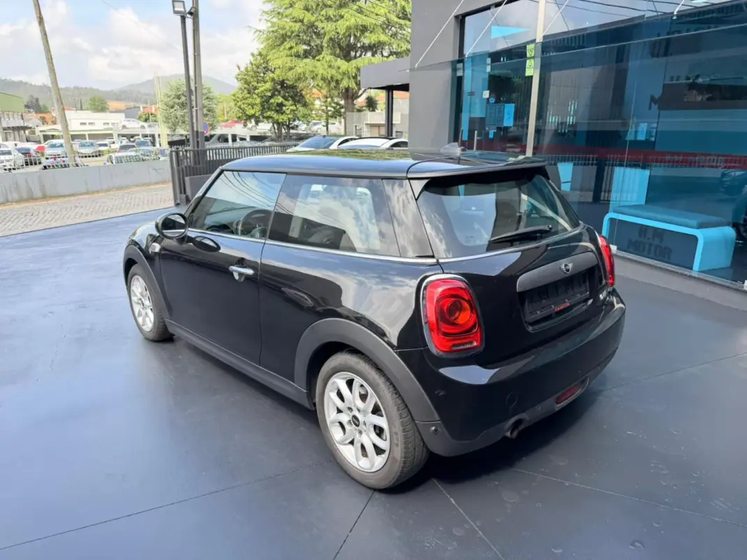 MINI 3 Portas 2015 - 14900 EUR, 181000 km - AUTO.MOTO.pt - 181000km - foto 5 de 12