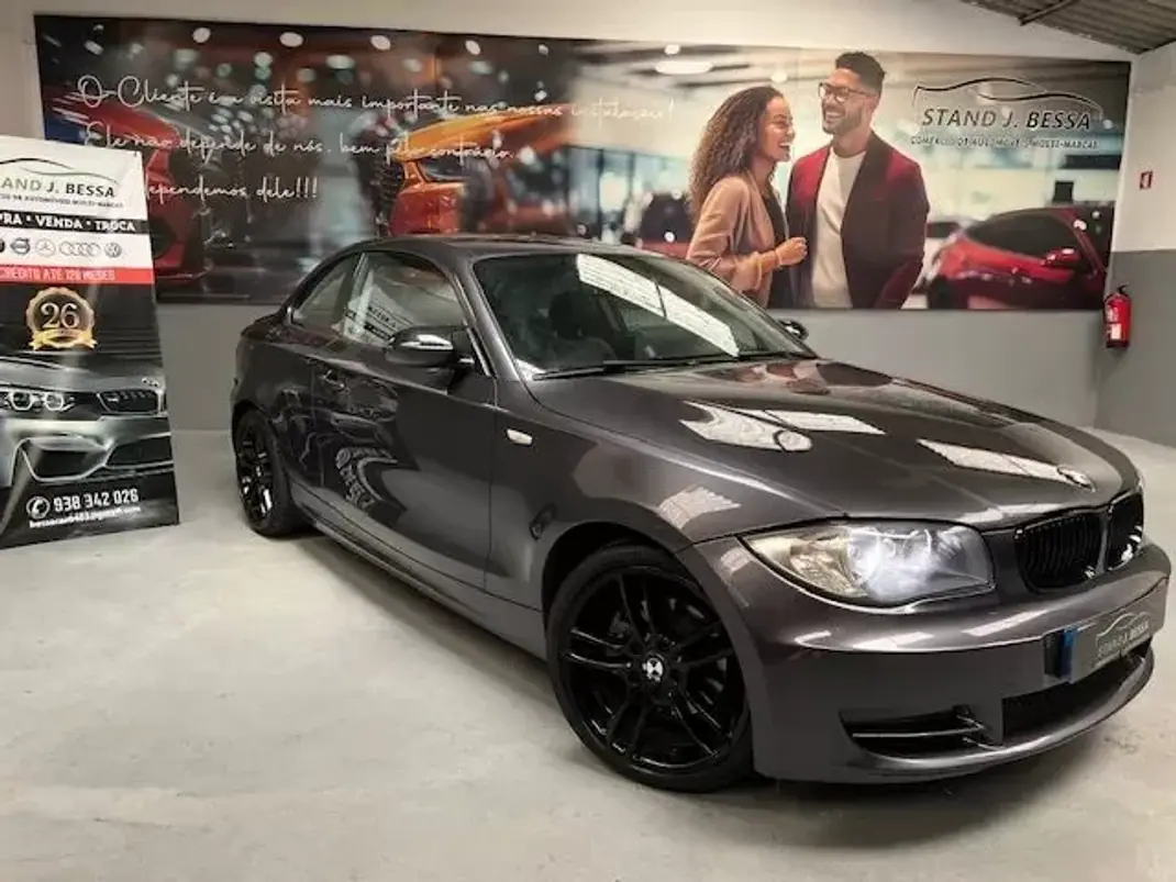 BMW 120 2009 - 11999 EUR, 261000 km - AUTO.MOTO.pt - 261000km - foto 1 de 10