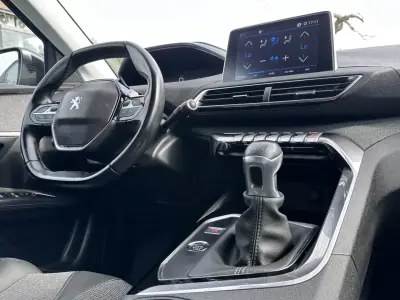 Peugeot 3008 2019 - 17900 EUR, 180000 km - AUTO.MOTO.pt - 180000km - foto 31 de 62