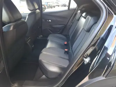 Peugeot 2008 2023 - 17490 EUR, 52424 km - 52424km - foto 18 de 19