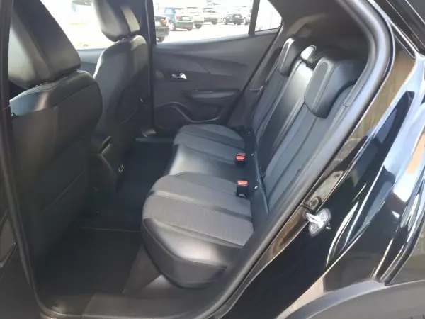 Peugeot 2008 2023 - 17490 EUR, 52424 km - 52424km - foto 18 de 19