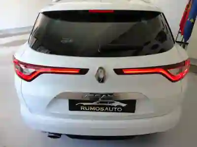 Renault Mégane 2018 — foto 3 de 14
