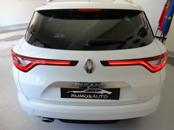 Renault Mégane 2018 — foto 3 de 14