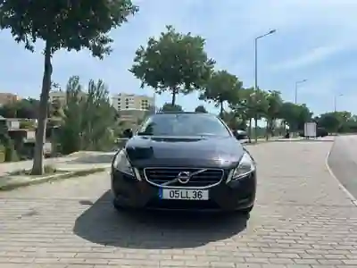 Volvo S60 2011 - 9500 EUR, 200948 km - 200948km - foto 3 de 12